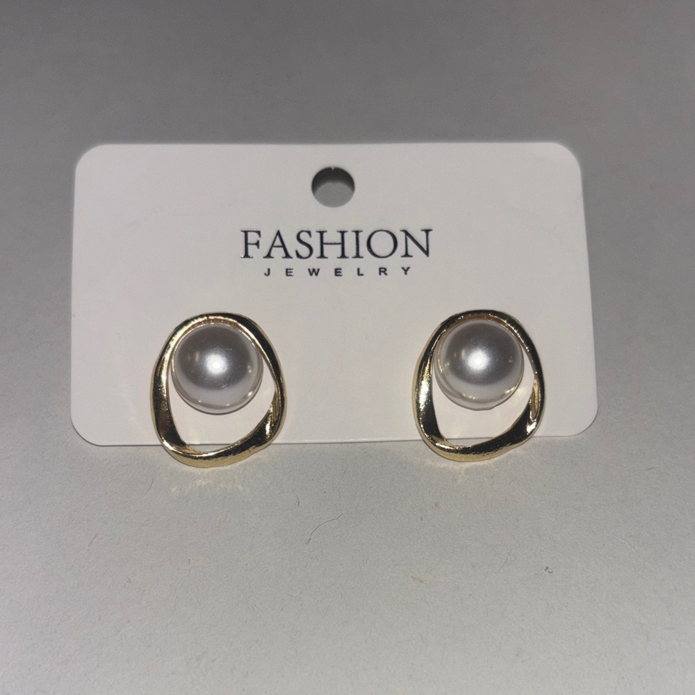 Fashion Jewelry Gold and White Earrings